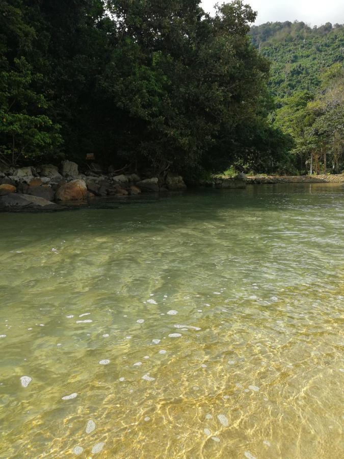彩虹度假屋 Kampong Juara 外观 照片