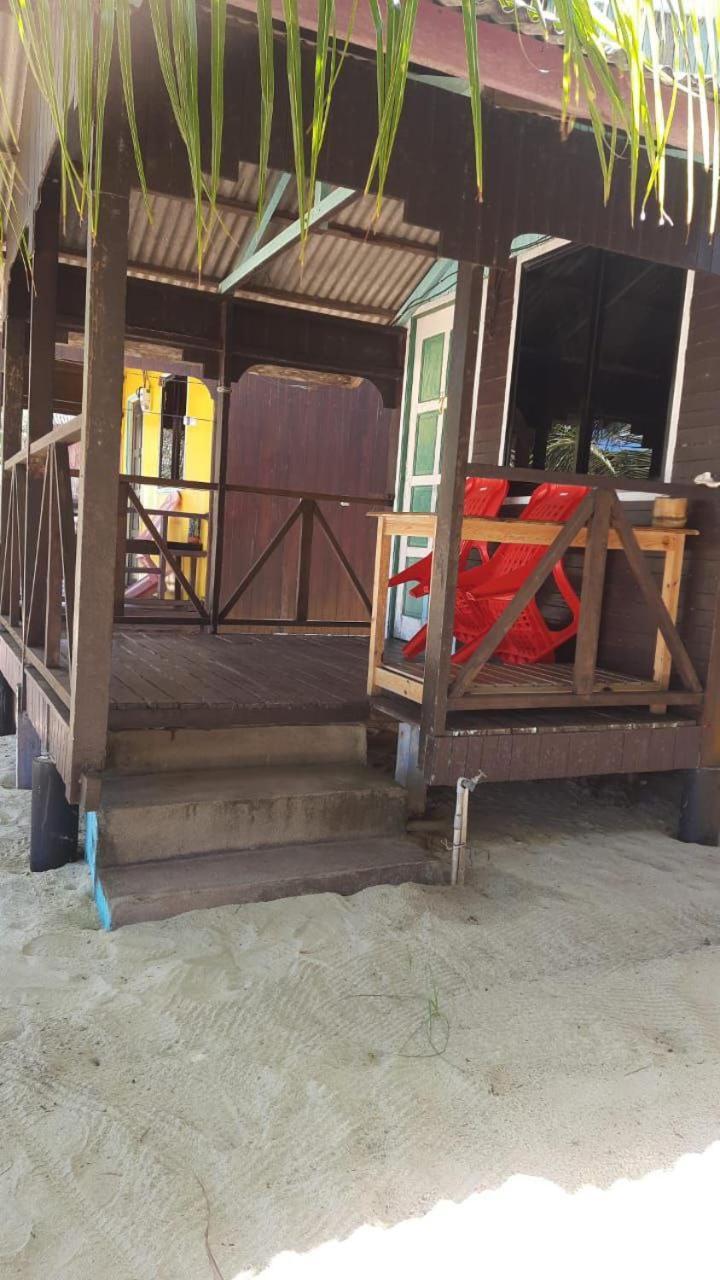 彩虹度假屋 Kampong Juara 外观 照片