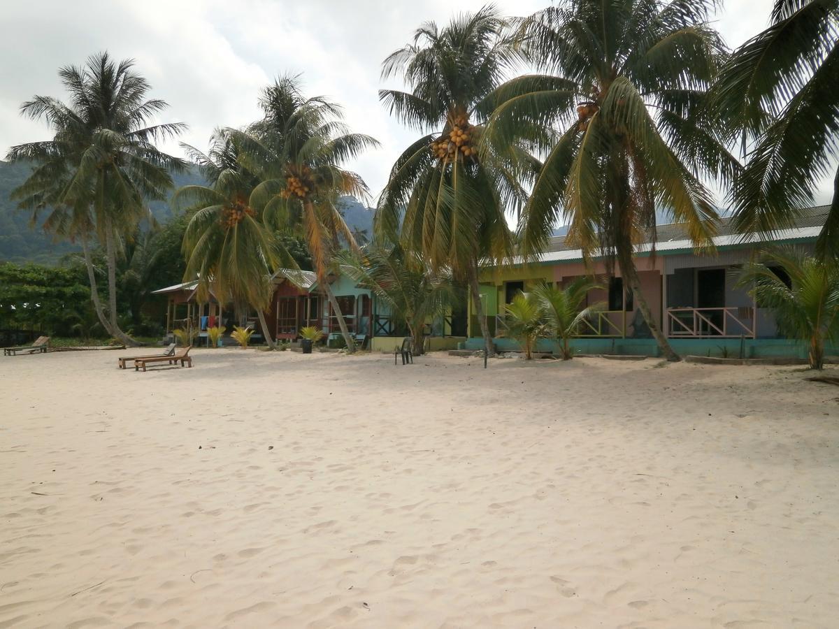 彩虹度假屋 Kampong Juara 外观 照片