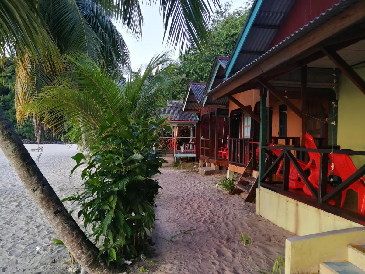 彩虹度假屋 Kampong Juara 外观 照片